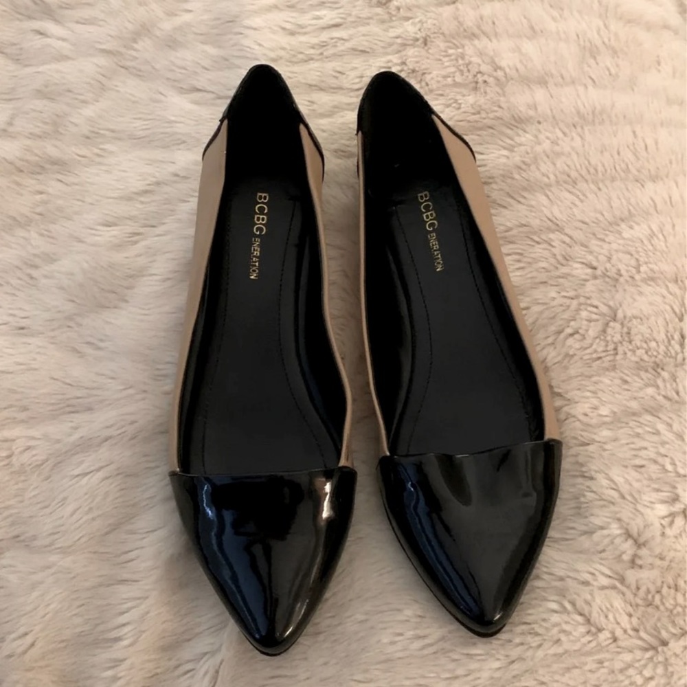 BCBG FLATS